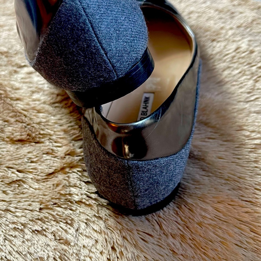 Manolo Blahnik women grey flats size 9.0